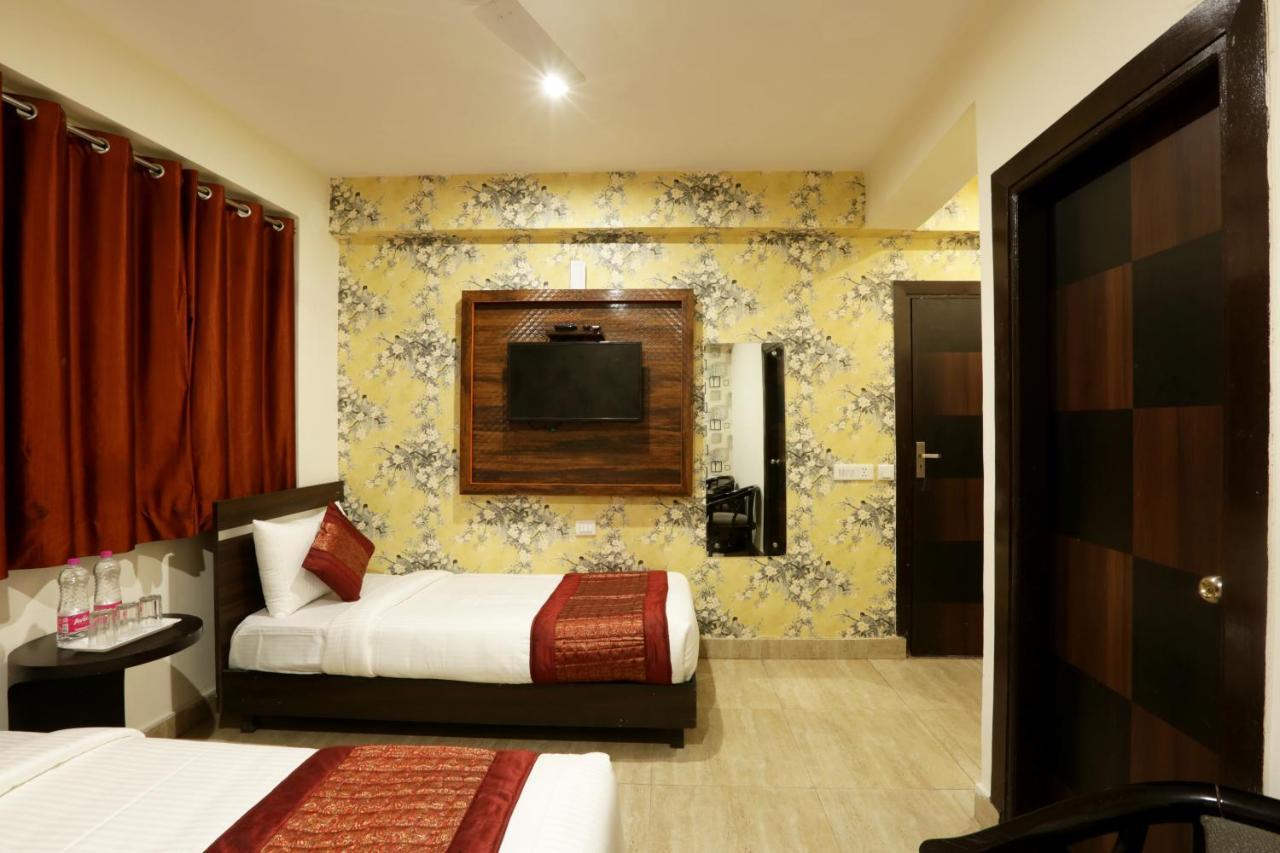 Hotel Green Plaza At Airport Neu-Delhi Exterior foto